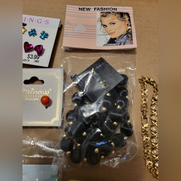 Jewelry Lot Costume Accessory Fashion Bracelets Necklace Earrings Pin - Picture 9 of 10